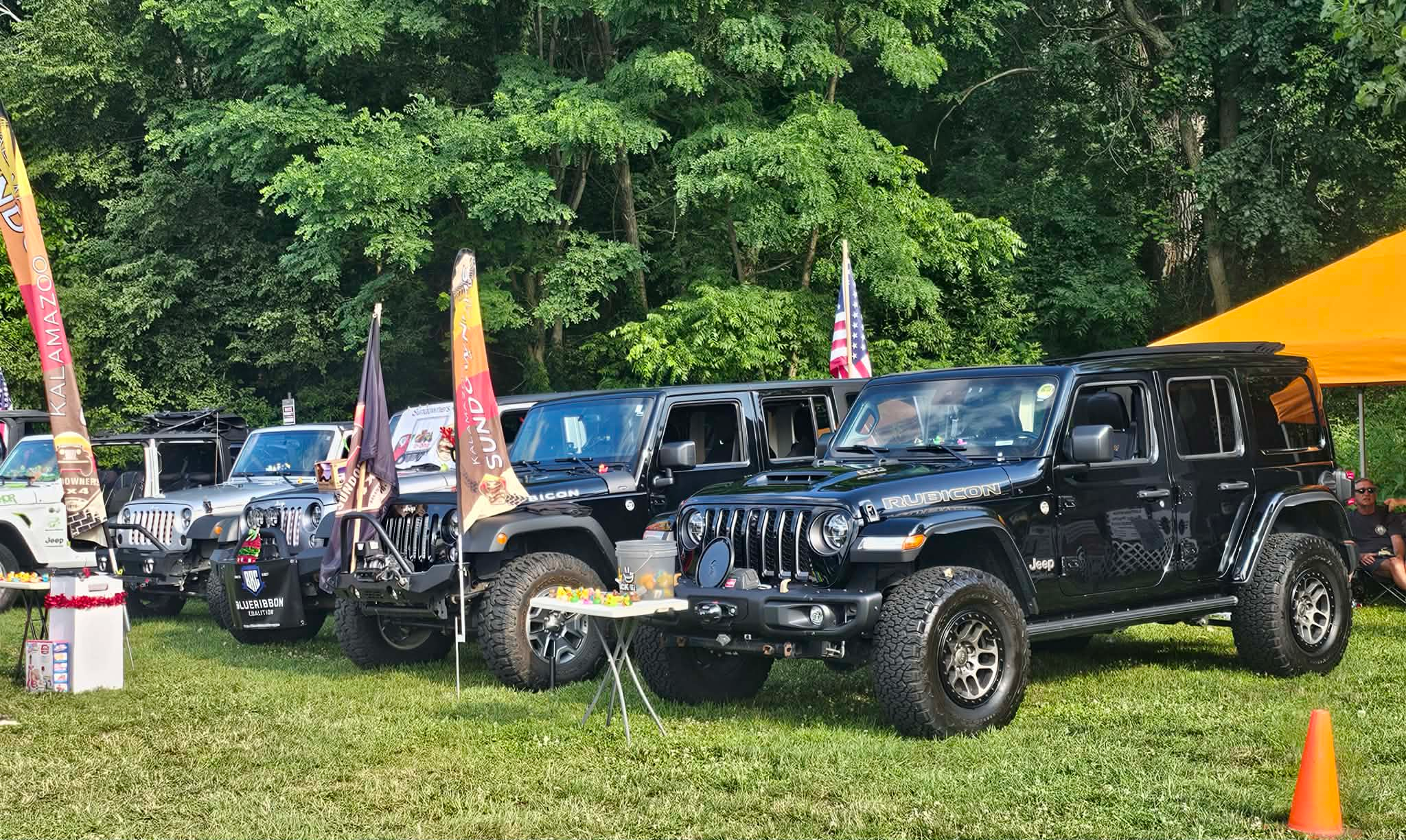 group pic of the offroad rigs